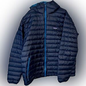Patagonia Men’s Down Hooded Jacket in Navy